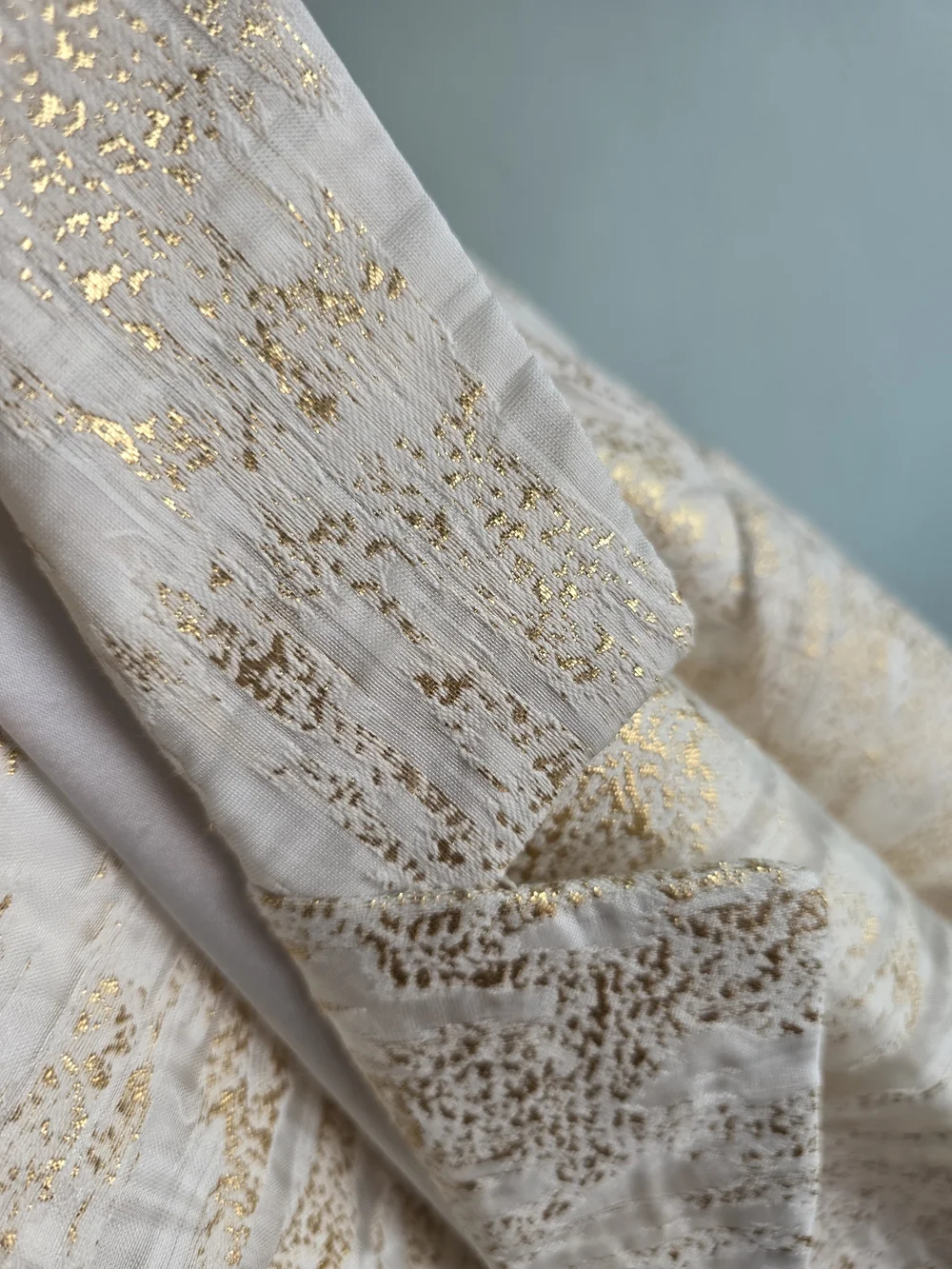 MASSEYS Sleeveless Metallic Brocade Shift Dress And Jacket in Cream and Gold - Picture 9 of 11